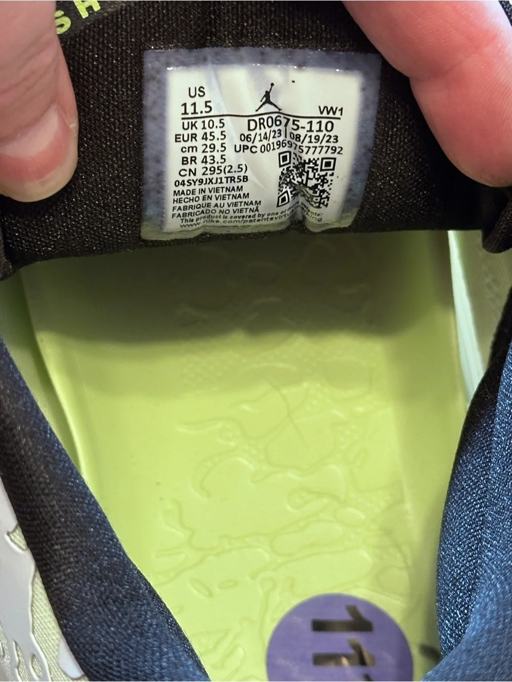 Jordan Men’s Sneakers in Black and Pale Yellow-Green